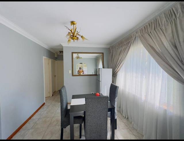 3 BEDROOM HOUSE FOR SALE IN WYEBANK